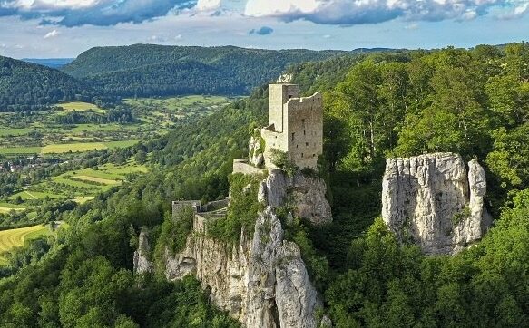 Schwäbische-Alb-mit-Rad--und-Wanderwegen